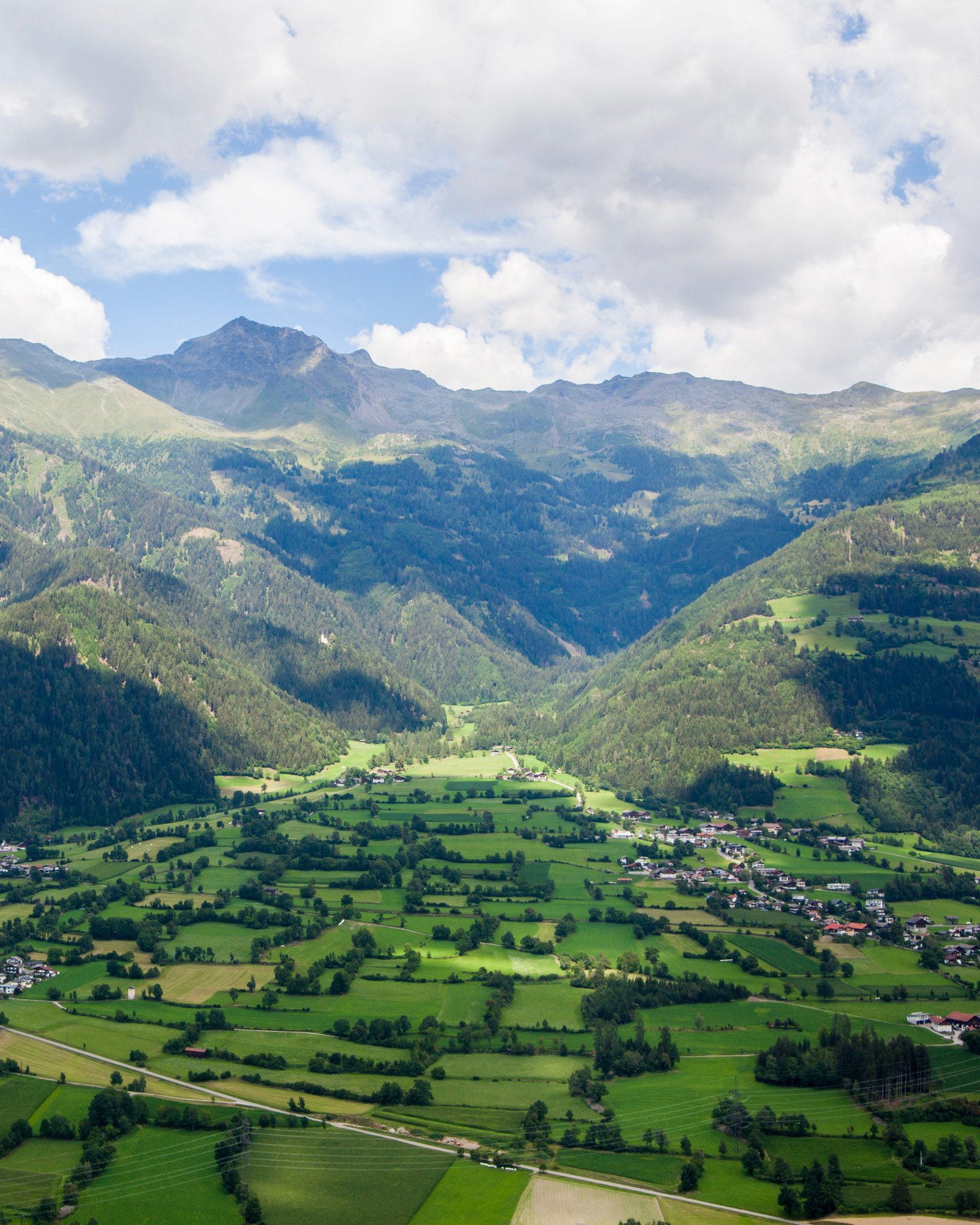 Luftaufnahme vom Talboden Lienz 